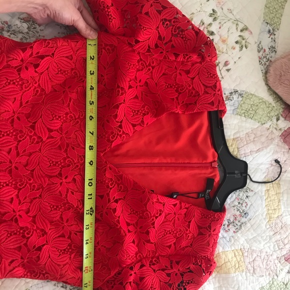 Red lace peplum dress - Picture 9 of 11